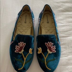 Embroidered Birdies Velvet Starling Flats